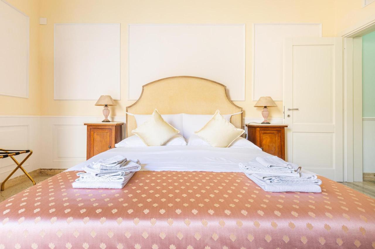 Dimora Le Tre Muse Guesthouse Lecce Eksteriør bilde