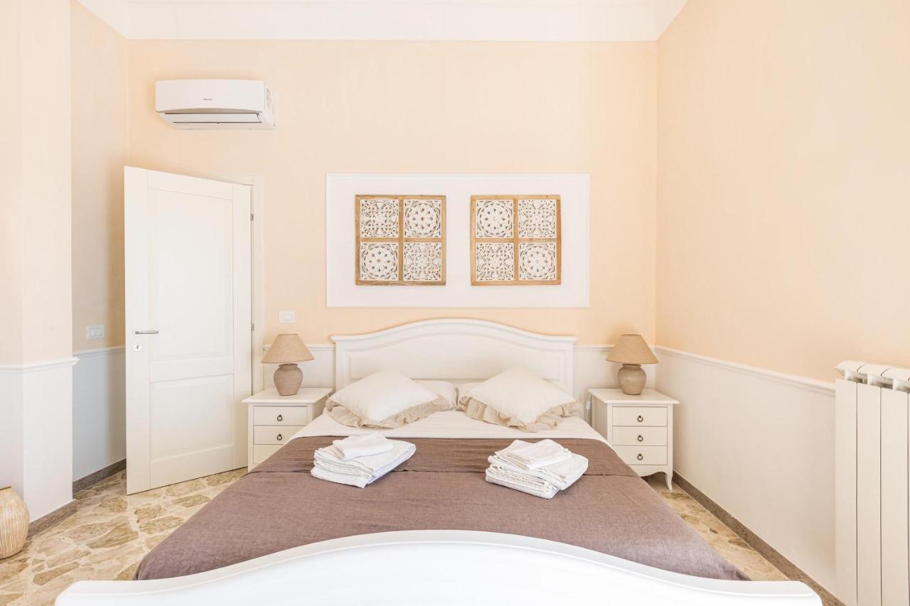 Dimora Le Tre Muse Guesthouse Lecce Eksteriør bilde